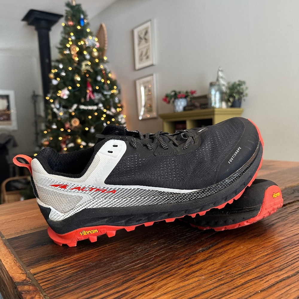 Altra Olympus 4 Trail Running sneakers Men’s Size 12